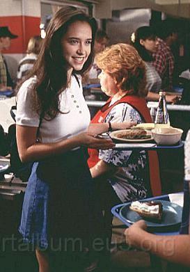 j.love.hewitt_211.jpg